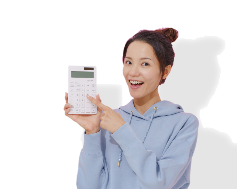 スポットワークにお仕事を頼んで笑顔になった女性職員